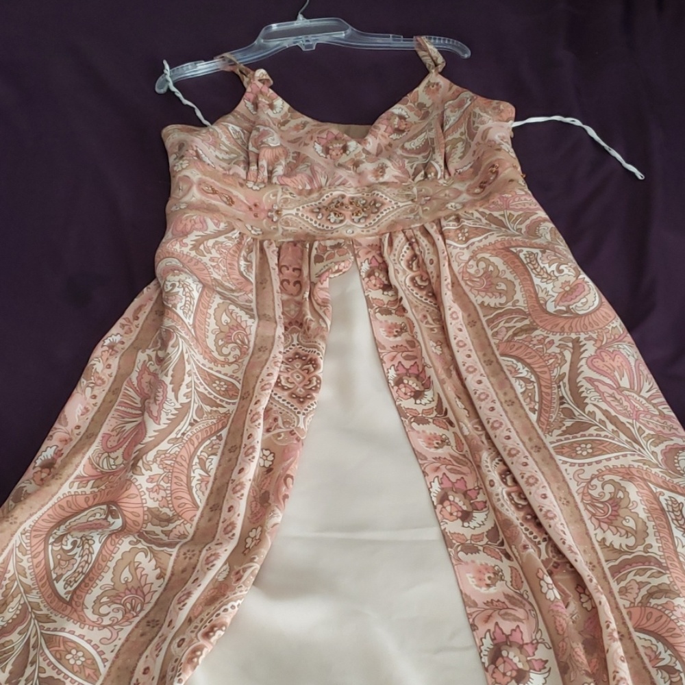 Dress - Picture 3 of 3